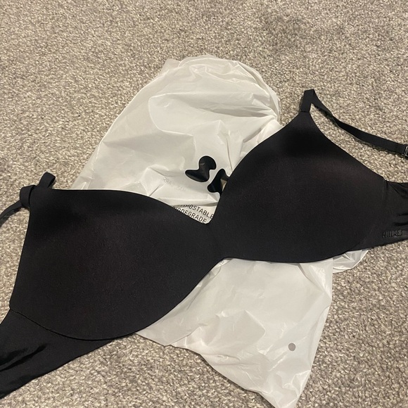 SKIMS WIRELESS FORM PUSH-UP PLUNGE BRA | ONYX - Picture 1 of 3
